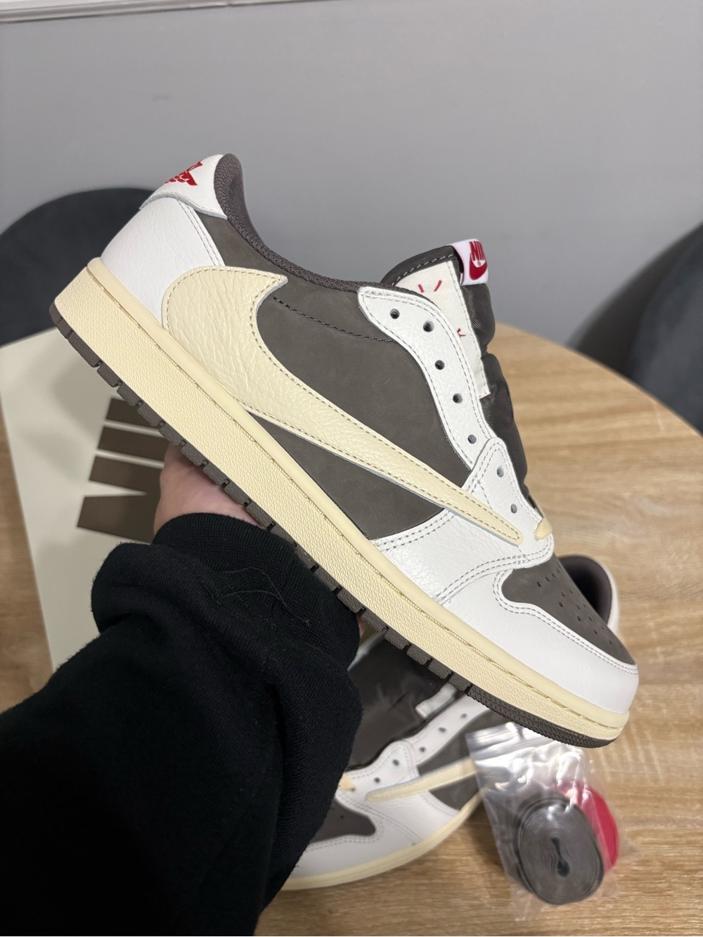 Jordan 1 low × Travis Scott Reverse Mocha